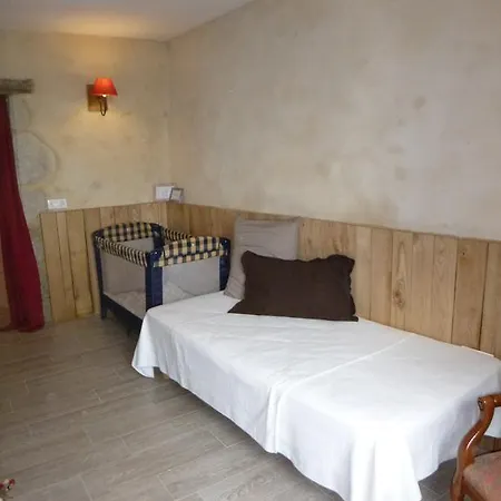 לינה וארוחת בוקר Les Terrasses De Bessou