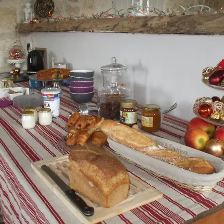 Les Terrasses De Bessou לינה וארוחת בוקר 3*