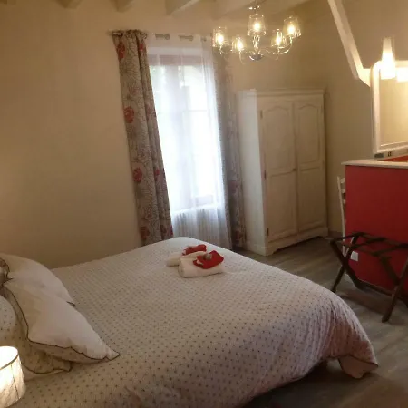 Les Terrasses De Bessou לינה וארוחת בוקר Clermont-Dessous