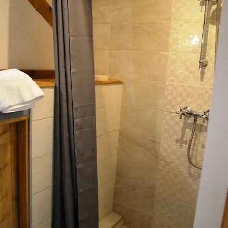 לינה וארוחת בוקר Les Terrasses De Bessou Clermont-Dessous