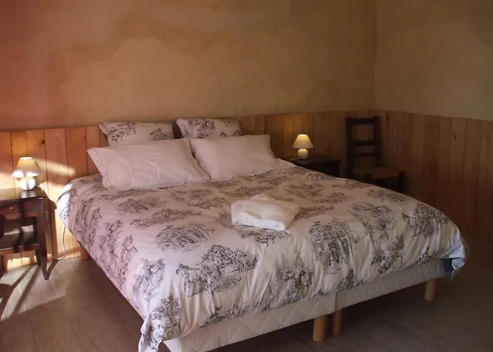 Les Terrasses De Bessou Oda ve Kahvaltı Clermont-Dessous