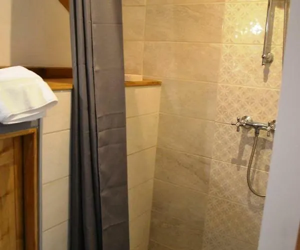 Oda ve Kahvaltı Les Terrasses De Bessou Clermont-Dessous