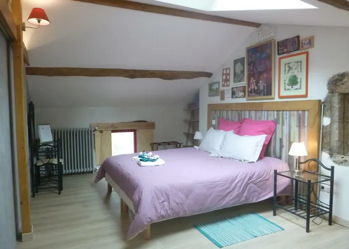 Les Terrasses De Bessou Oda ve Kahvaltı 3*